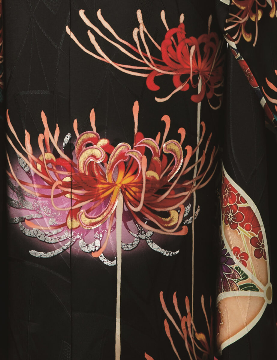 黒い振袖　彼岸花　手毬　永楽屋