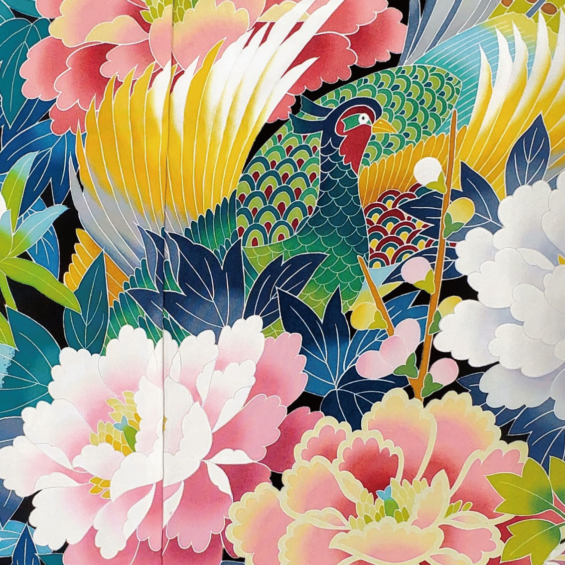 黒地の花鳥風月の手描き高級振袖