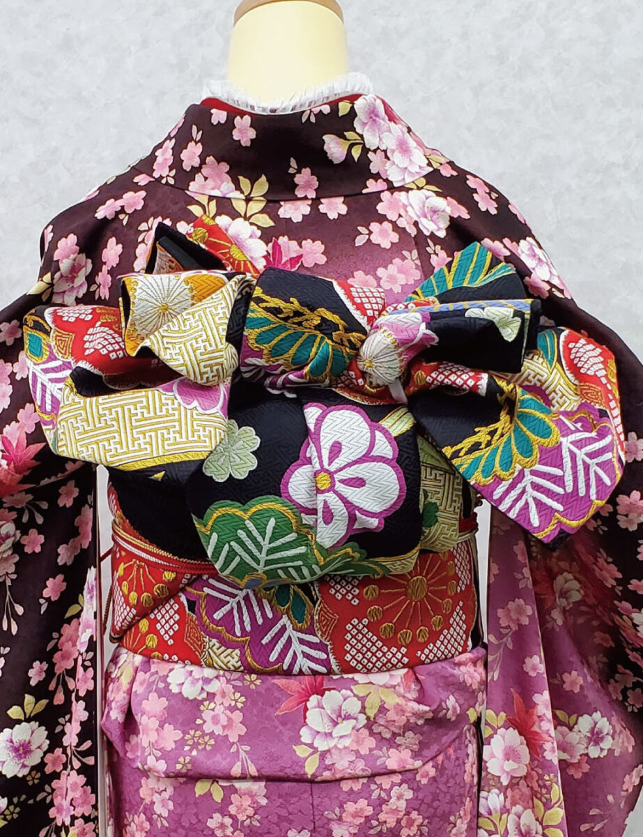 茶色-ピンク色の振袖レンタル　Mサイズ　桜柄
