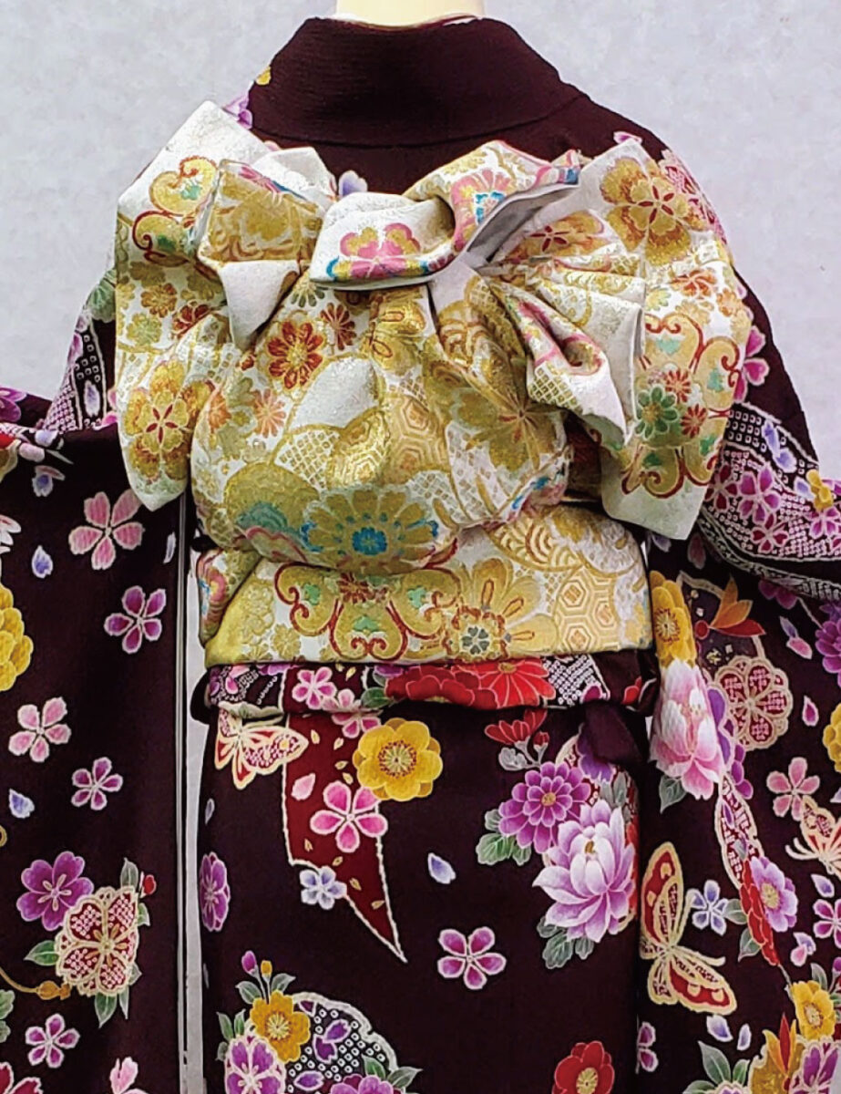 こげ茶の振袖レンタル　Mサイズ　手毬　蝶　花