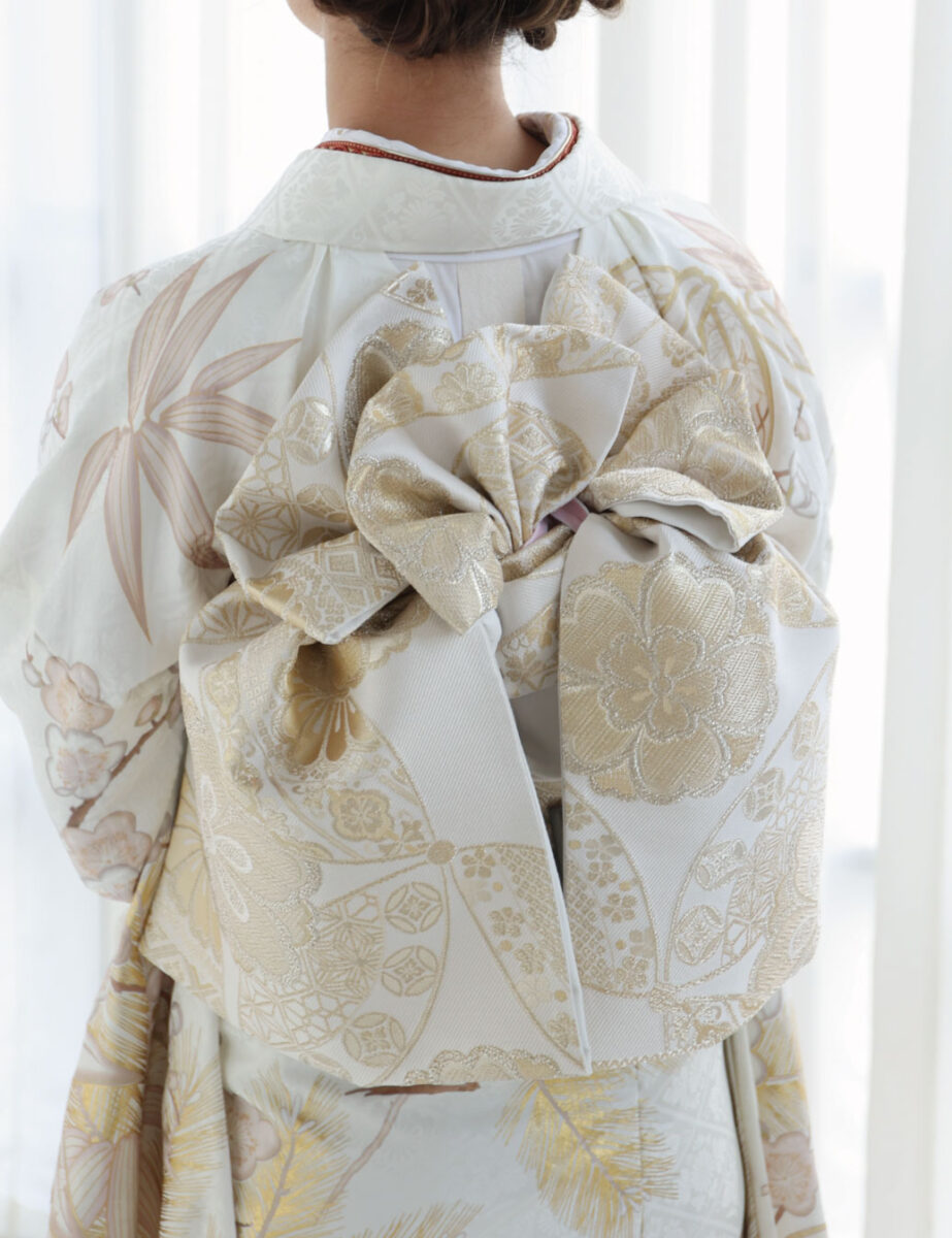 白色 振袖レンタル Sサイズ 小柄 金彩 くすみ系 姫路市 はやのや