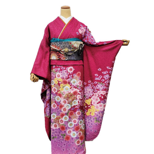 ピンク・桃色振袖レンタル。桜柄のMサイズの振袖です。