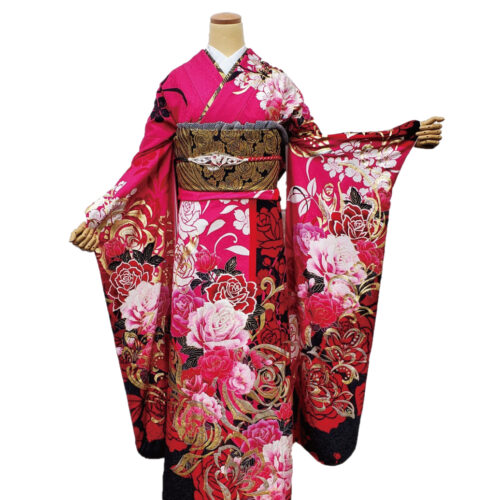 ピンク色の薔薇柄、振袖レンタルMサイズ　濃い桃　バラ