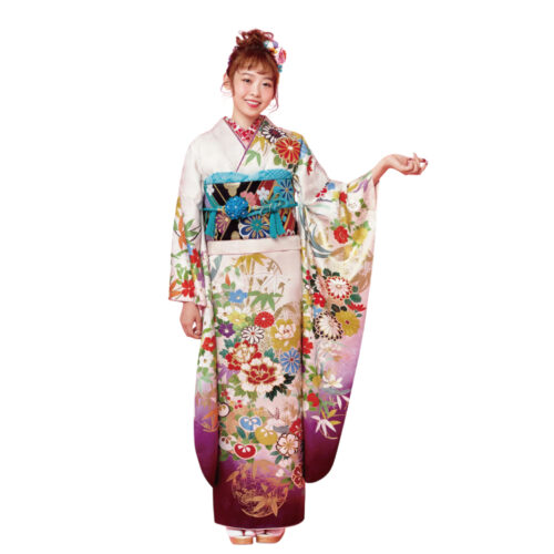 白色の四季の花が華やかな可愛らしい振袖レンタル