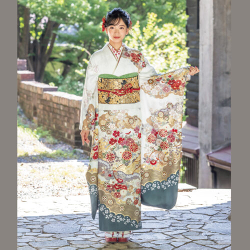 金彩の古典柄白色振袖レンタル