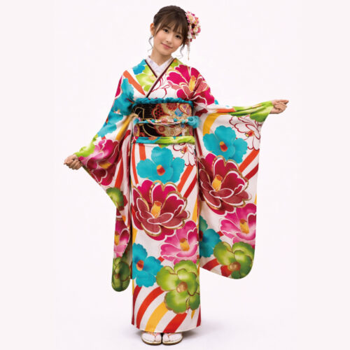 小柄女性　振袖レンタルSサイズ　白　モダン　大柄