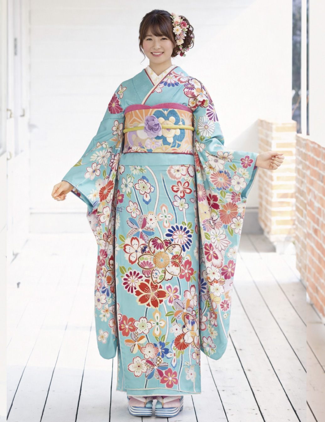 水色の振袖レンタル　2Lサイズ　花柄です。