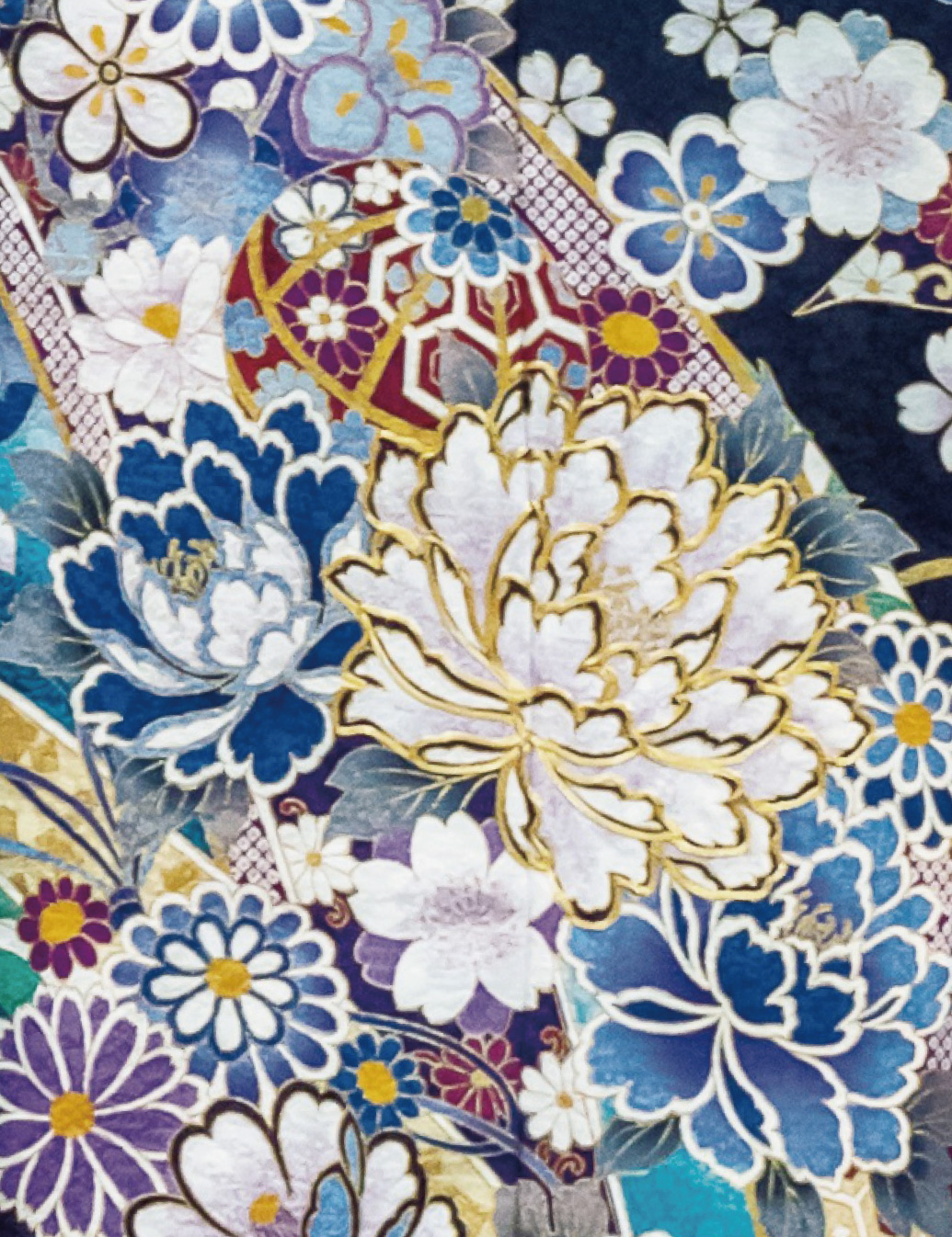 兵庫県姫路市の成人式で青色振袖レンタルをご予約受付中です。