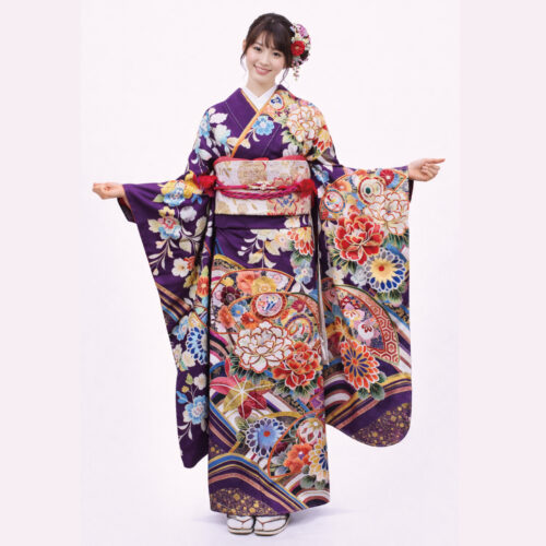 濃紫の四季の花振袖レンタルです。華やかな古典柄です。身長160ｃｍ前後の振袖レンタルです。