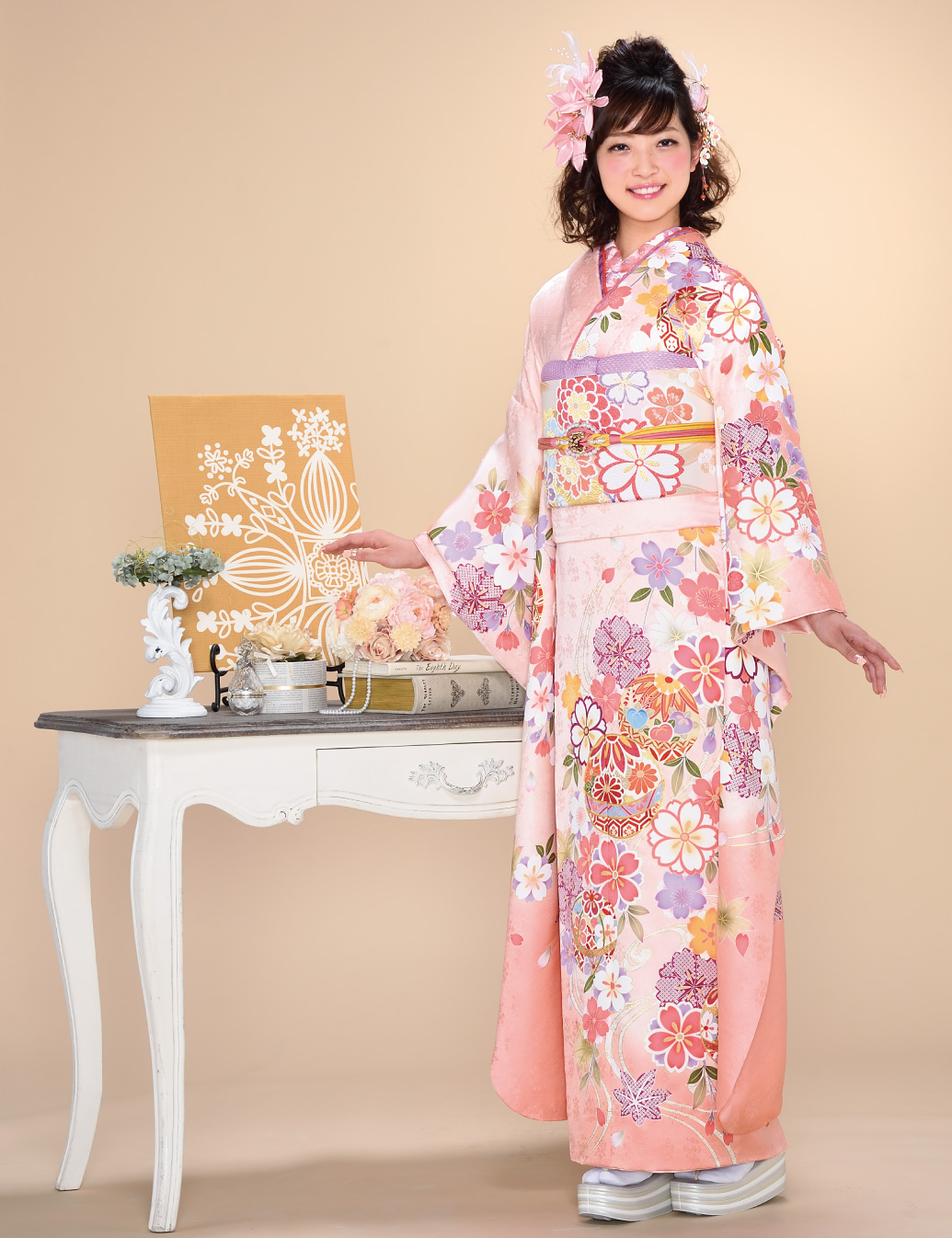 ピンク、桃色の振袖レンタル　Mサイズ　かわいい手毬柄
