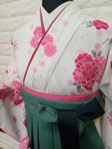 卒業式　卒業式衣装　卒業袴　袴　レンタル　古典　おしゃれ　白　ピンク　桃　桜　可愛い