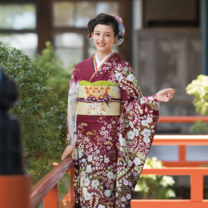 振袖 絞り 金彩 裄65.5 華やかな花柄 正絹 MB-9634 楽天市場】【新品】 振袖 着物 正絹 袷 フォーマル 金駒刺繍