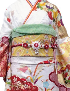 姫路市の成人式　京友禅白地の振袖レンタル